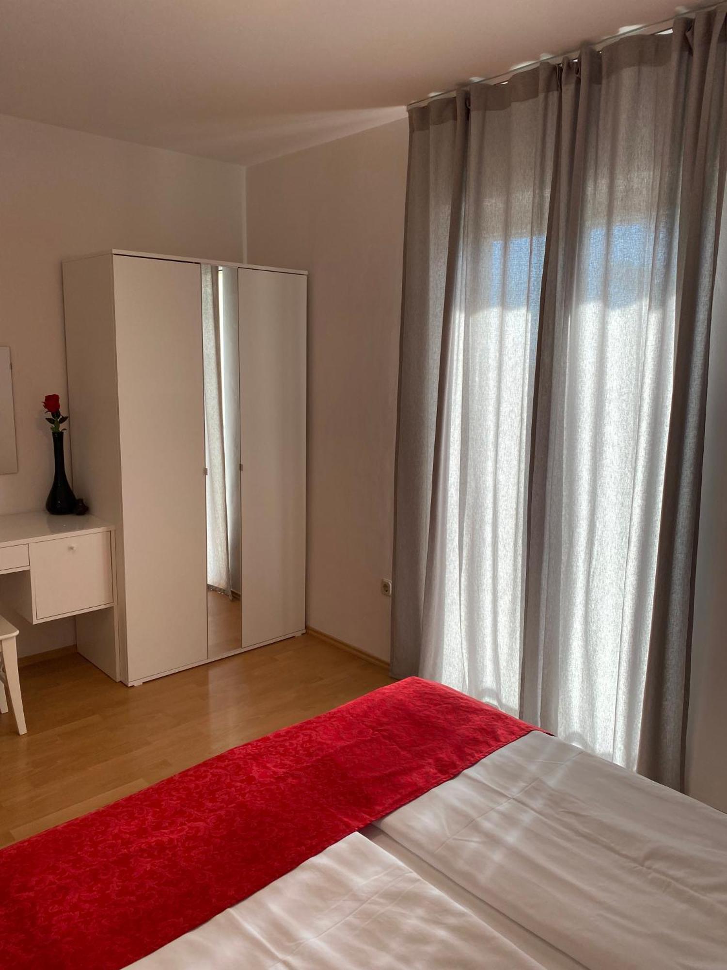 Villa Jasmin Бол Экстерьер фото