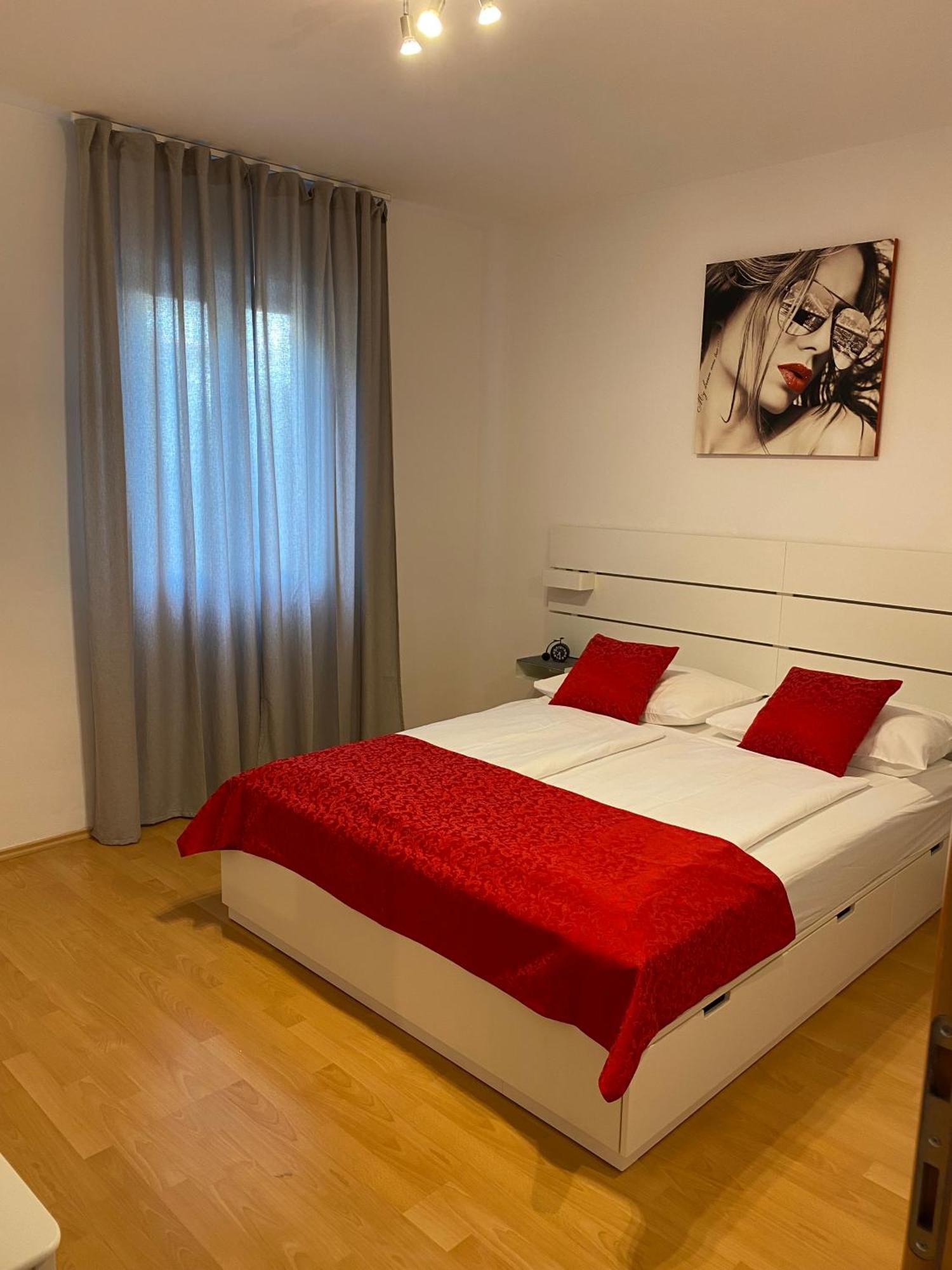 Villa Jasmin Бол Экстерьер фото